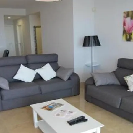 6 Personas En La Apartment